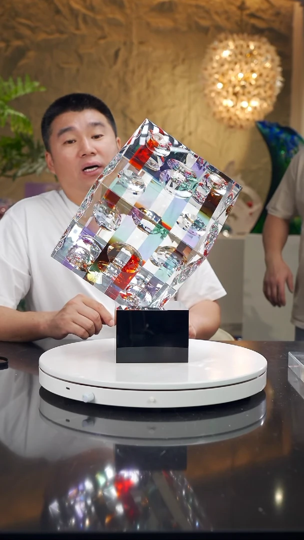 手工艺品琉璃一**华设计款魔方切面摆件带底座