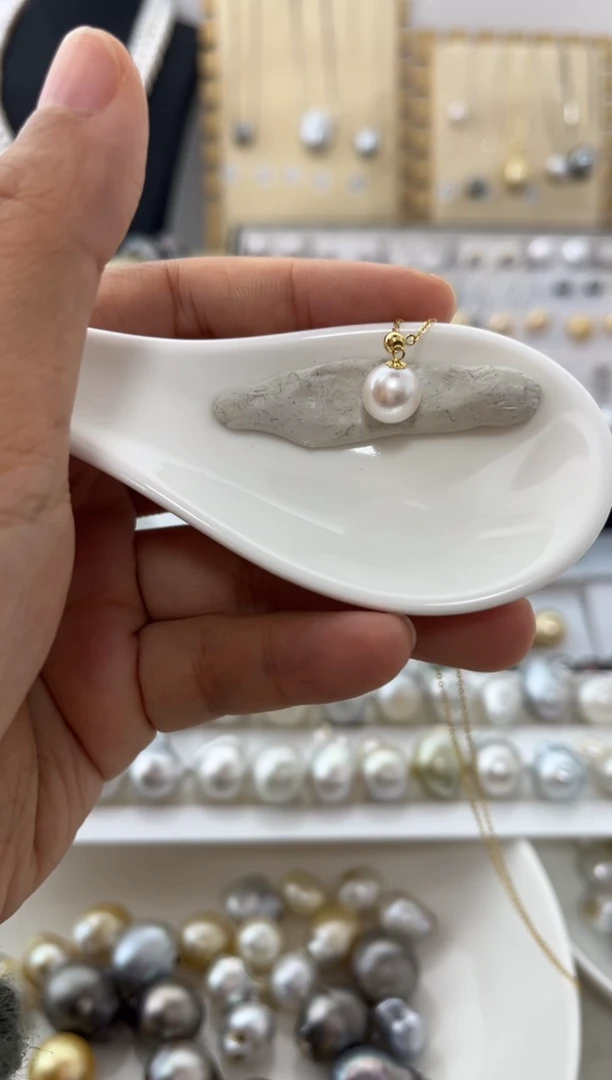 【闪购商品】海水珍珠吊坠(赠链)18K金镶嵌海水珍珠吊坠