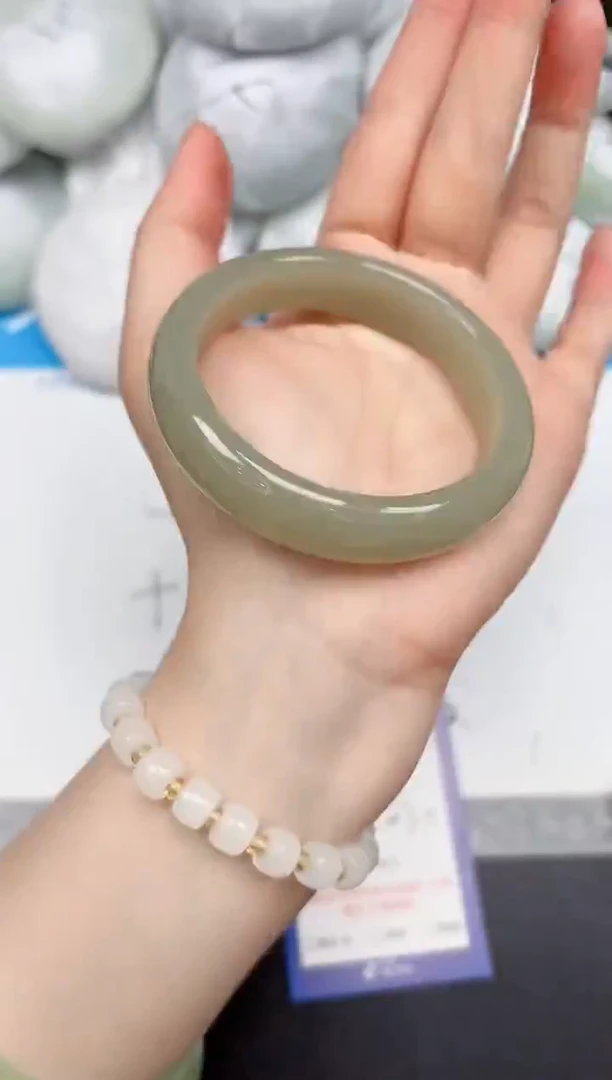 未镶嵌手镯石英质玉23/5657