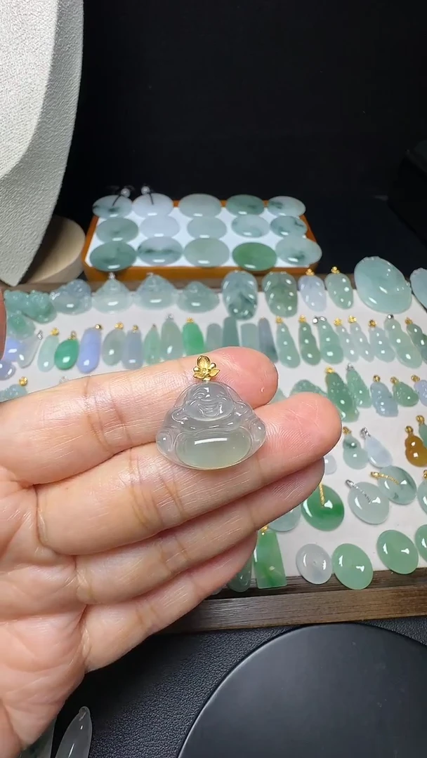 吊坠(不含链)18K金镶嵌翡翠佛公尺寸17.4*21*5.9mm