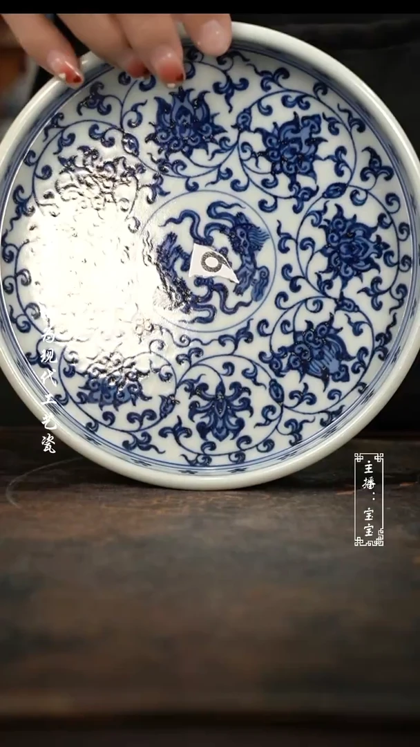 微瑕 福利手绘高温现代瓷  狮子滚绣球壶承18C