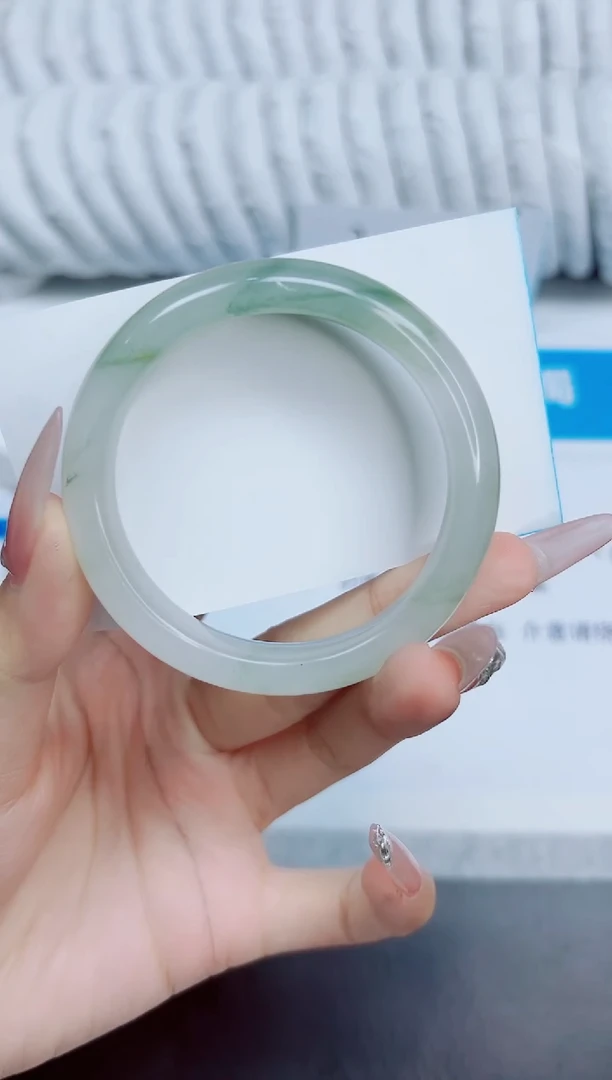 未镶嵌手镯石英质玉270/53