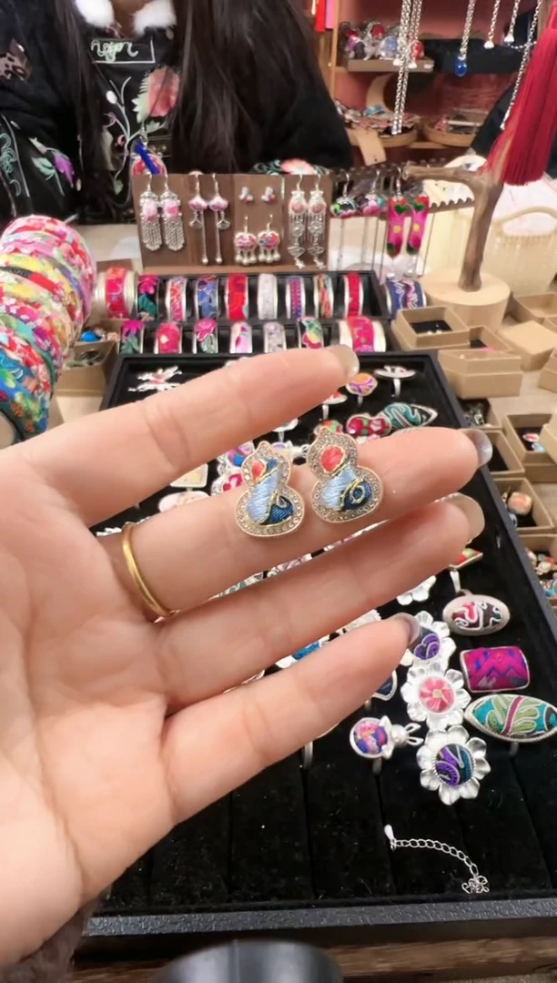 【闪购商品】织绣民族风老绣饰品140