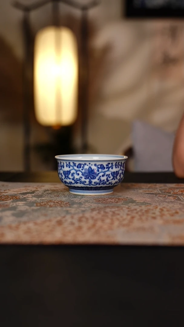 待月观山青花缠枝点工炉式杯