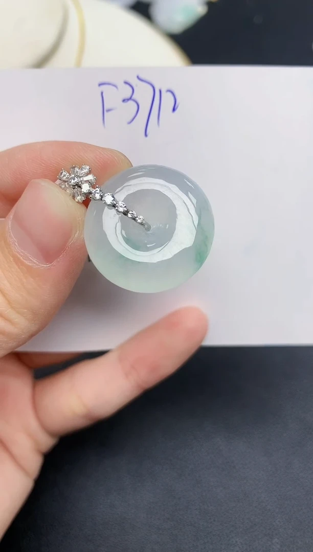 颈饰18K金镶嵌翡翠天然缅甸A货翡翠百元以上9元证书费自理