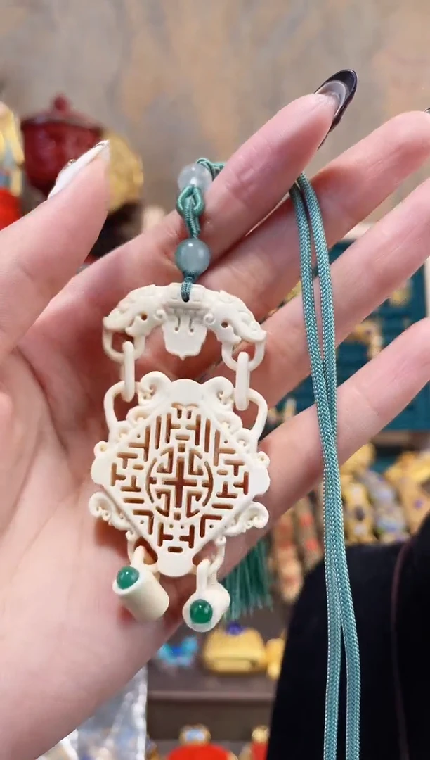 【闪购商品】非遗绝技精品吊坠