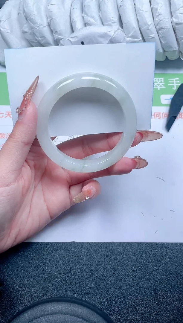 【闪购商品】石英质玉手镯未镶嵌35-54-1