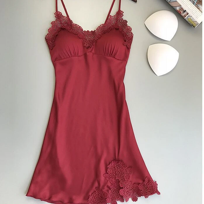 2025夏季新款冰丝带胸垫显瘦大码蕾丝性感睡衣女冰丝