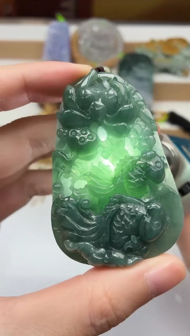 颈饰未镶嵌翡翠牌子