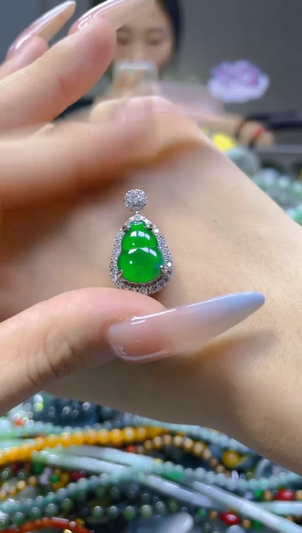 翡翠未镶嵌颈饰/N/翡翠A货，一件也是批发价