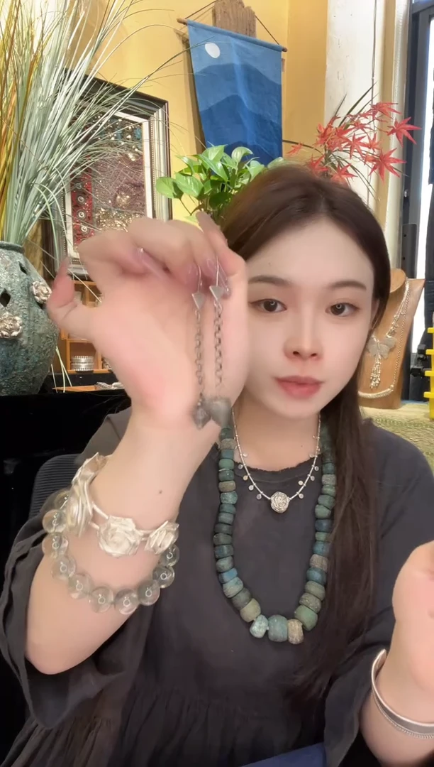 无925银?****?耳饰