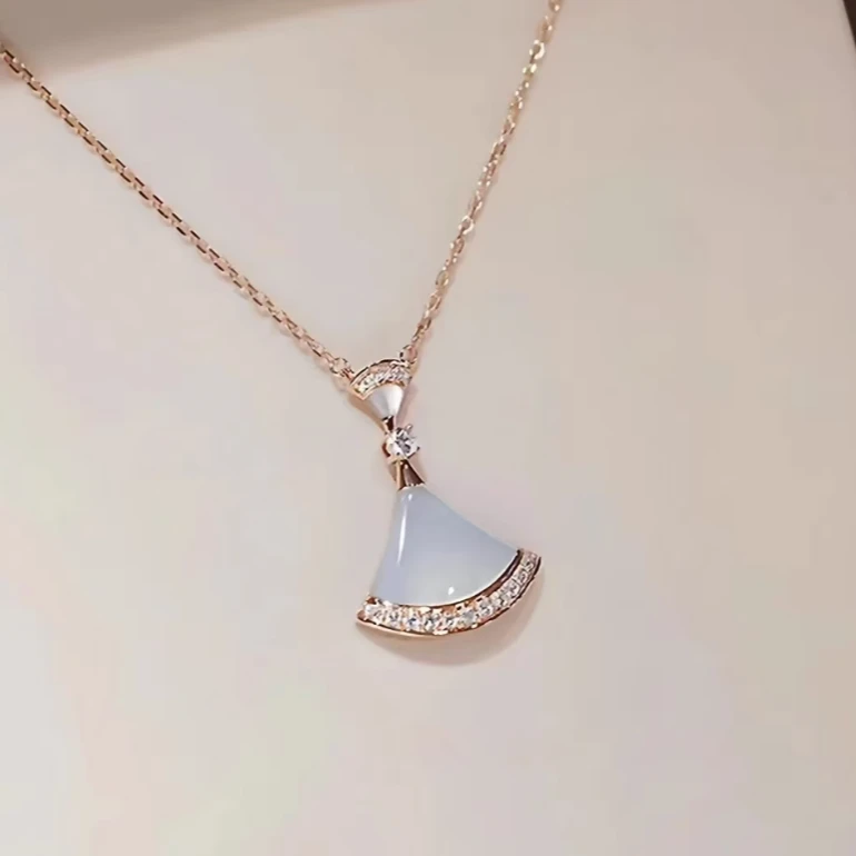 99新 BVLGARI/宝格丽 小花柳钻石 白贝母 玫瑰金 Divas扇子项链