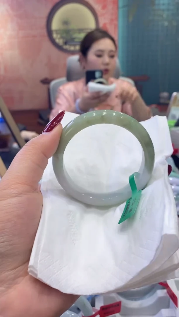 【闪购商品】翡翠手镯未镶嵌多人0010583
