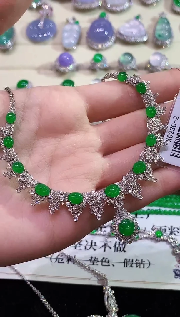 套链18K金镶嵌翡翠SY多样性发其一