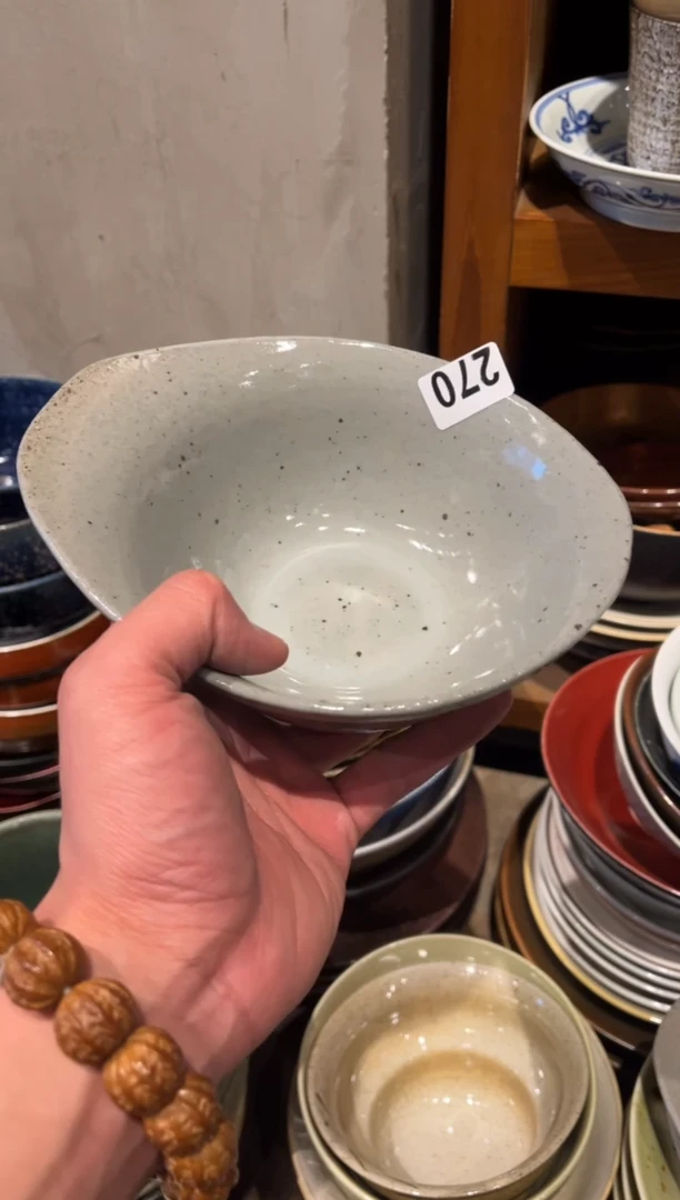 【闪购商品】瓷片270   灰麻点元宝碗1个