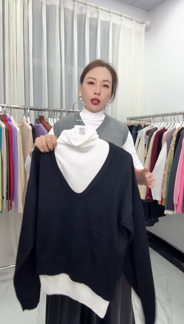 娜*梦黑白两件套上衣