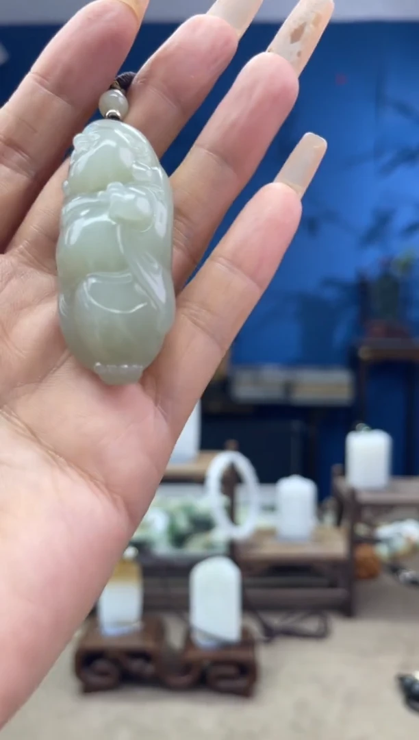 和田玉未镶嵌颈饰1