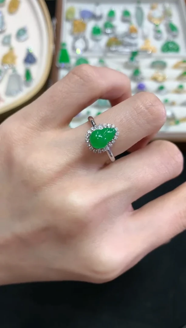 【闪购商品】翡翠戒指18K金镶嵌W484|7500