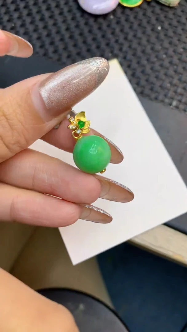 颈饰未镶嵌翡翠1