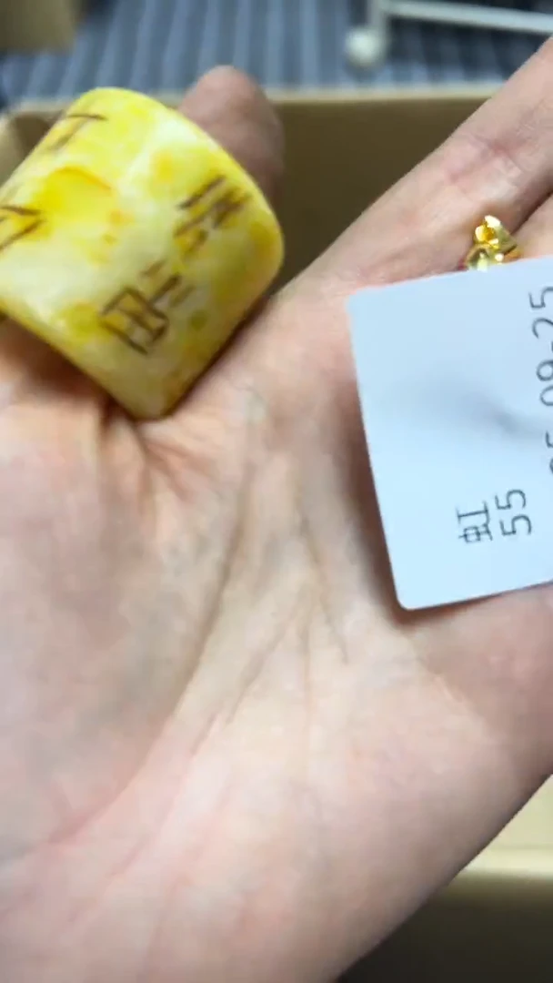 手工艺品琉璃虹*?瓷片瓷片瓷片瓷片