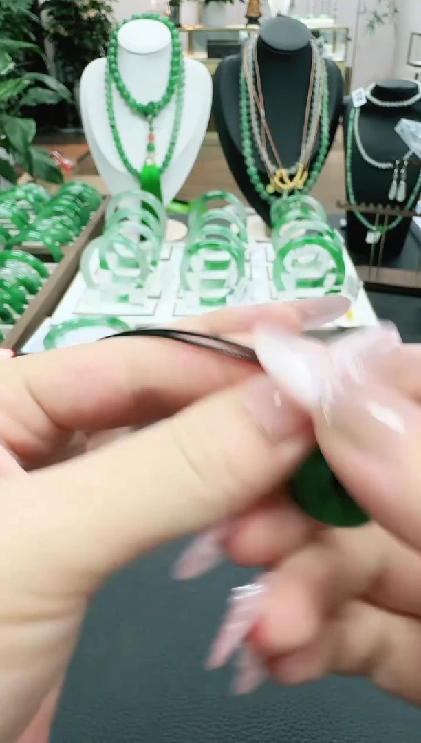 未镶嵌1石英质玉（非洲翠）/0758