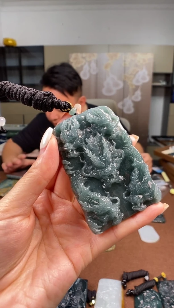 颈饰未镶嵌翡翠F*I多样性发其一