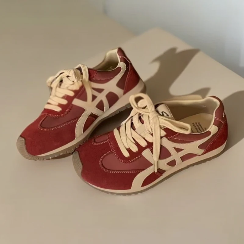 秋季真皮百搭巨好看厚底阿甘德训鞋女2025新款爆款舒适跑步运动鞋