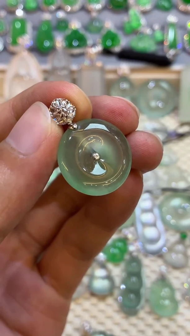 吊坠(不含链)18K金镶嵌翡翠平安扣