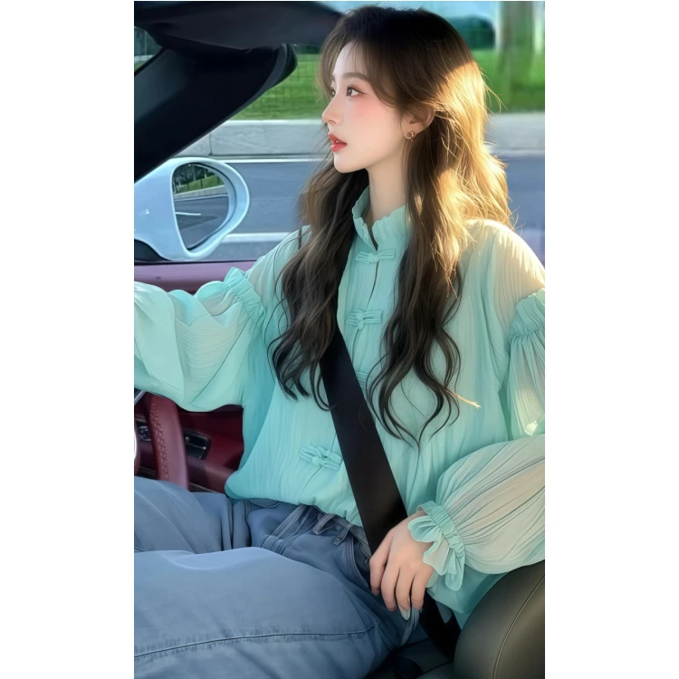 2025年春季新款时尚气质韩系别致宽松绿色长袖衬衫上衣设计感小众