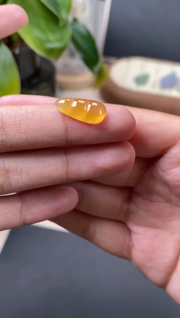 【闪购商品】翡翠颈饰未镶嵌翡翠冰黄福豆