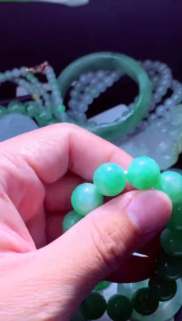 未镶嵌定制翡翠王*翡翠毛货定制