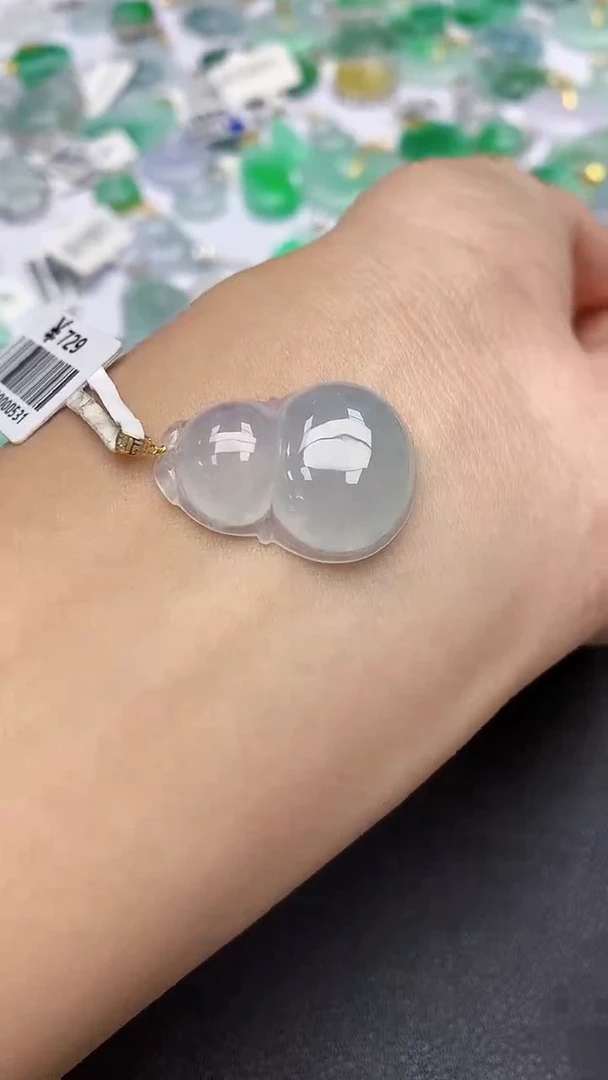 颈饰18K金镶嵌翡翠A货假一赔三支持复检百元上九元证书费自理