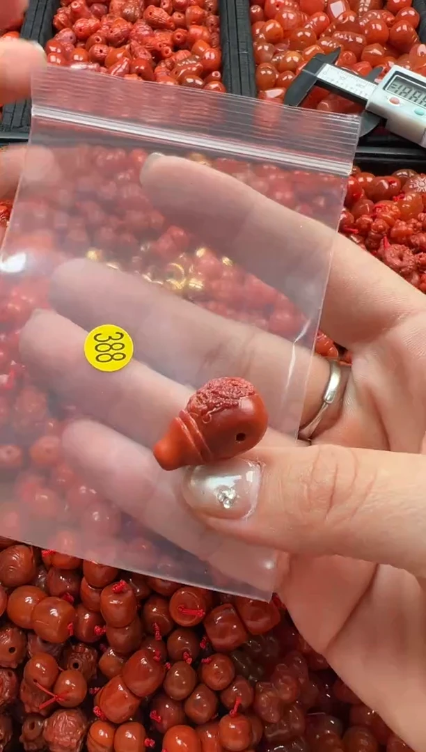 【闪购商品】南红玛瑙颈饰未镶嵌1