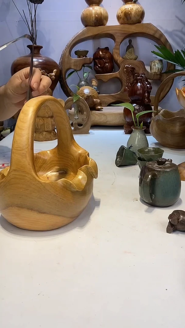 【闪购商品】香樟木A16旧款手提篮/尺寸20*19*22