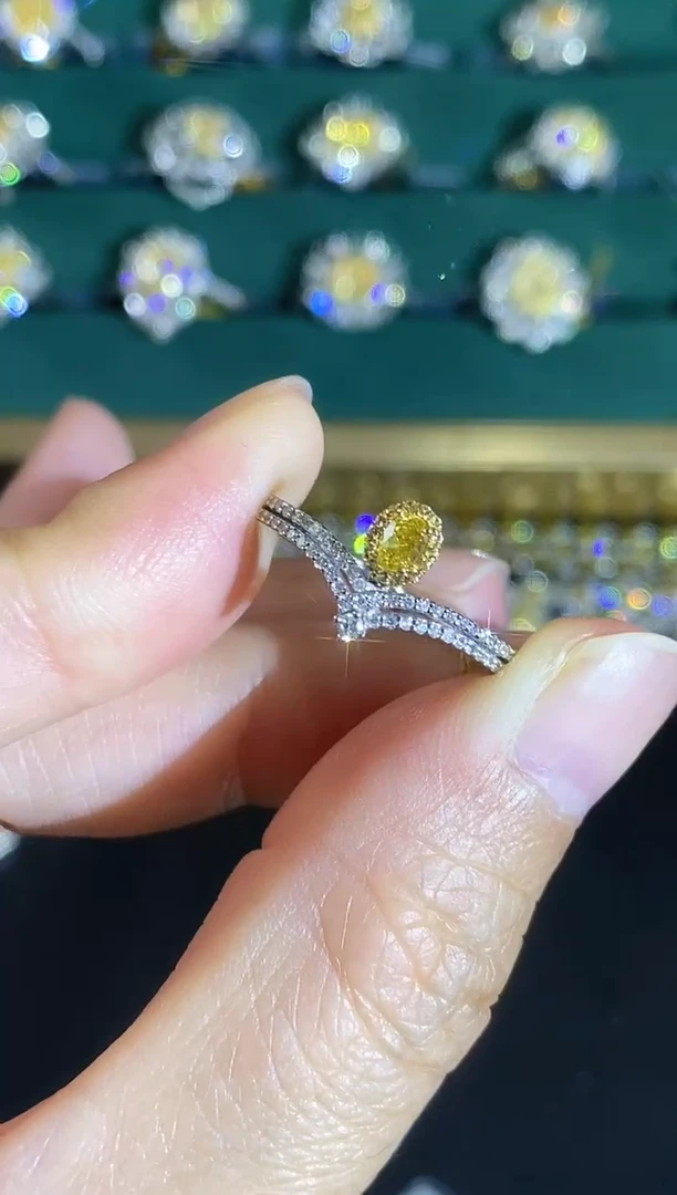 18K金镶嵌戒指钻石938