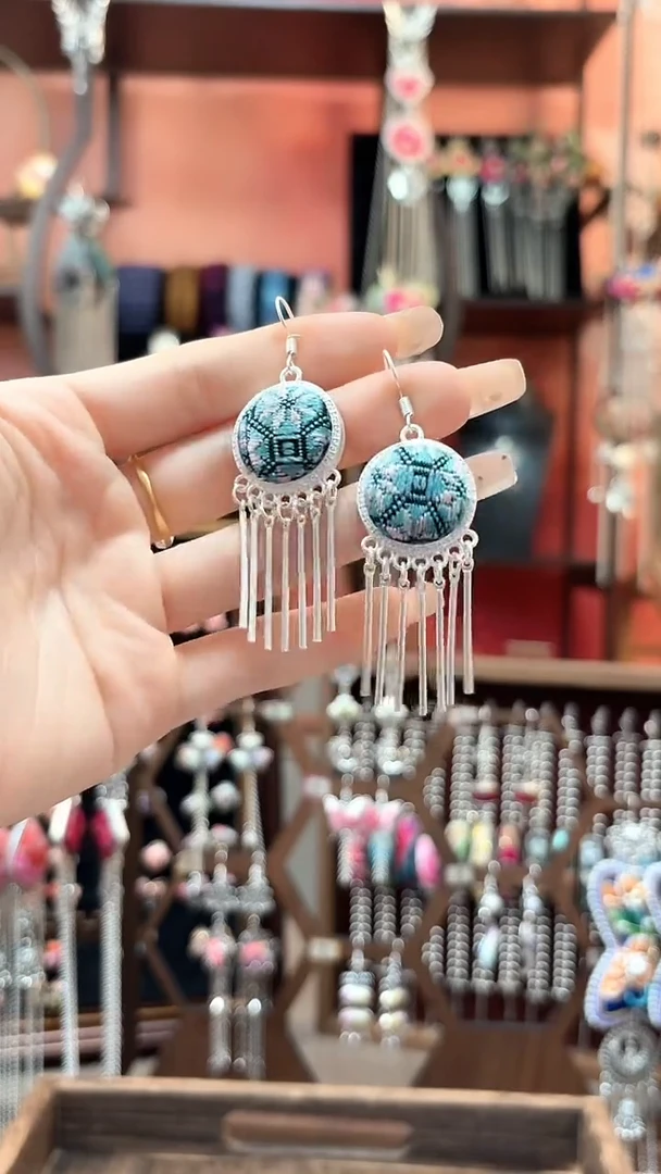 织绣云织谣民族风精美饰品 157