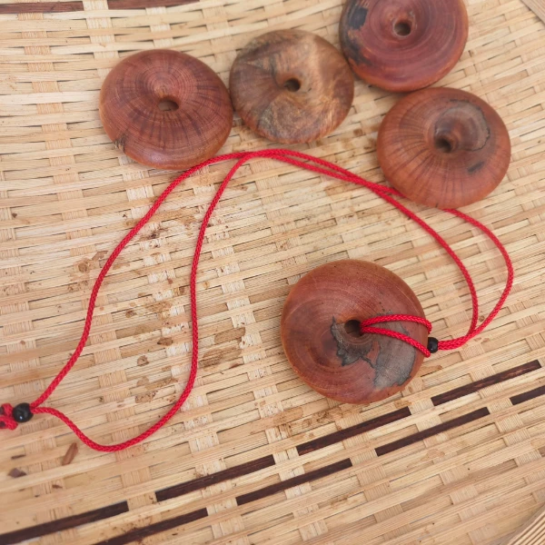 长白山雷击木平安扣