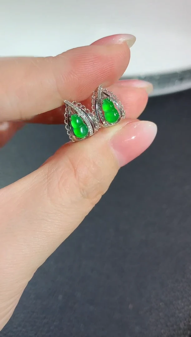 18K金镶嵌翡翠耳饰A93