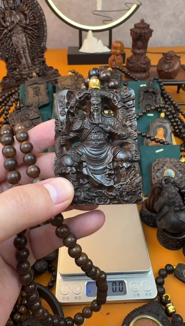 贡木吊坠《巴布亚贡木》新品御龙立刀关公+108颗