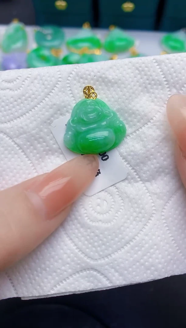 颈饰18K金镶嵌翡翠缅甸天然翡翠A货