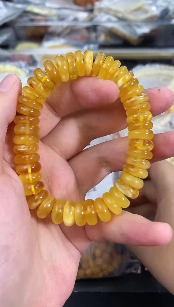 蜜蜡未镶嵌珠宝奇石189