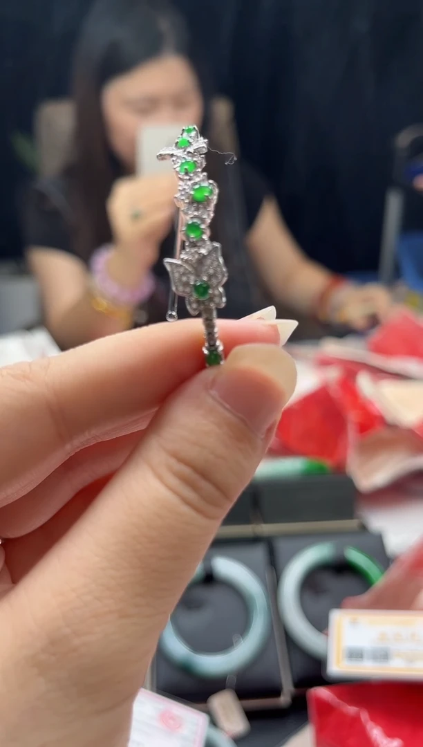 翡翠手镯未镶嵌0398607910