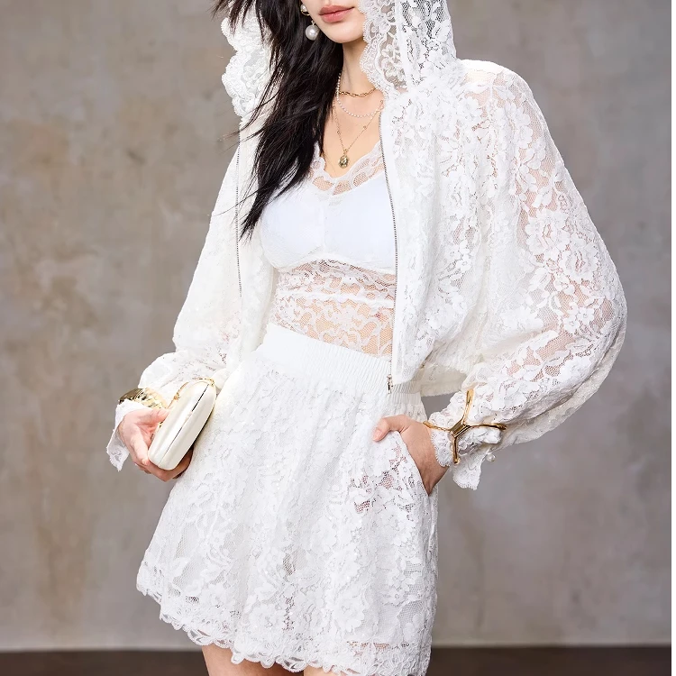 【AUI】白色减龄时尚百搭气质高级蕾丝连帽短外套套装LD-25X069349