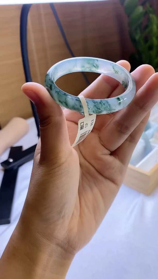 未镶嵌手镯翡翠贵妃53圈口，4022