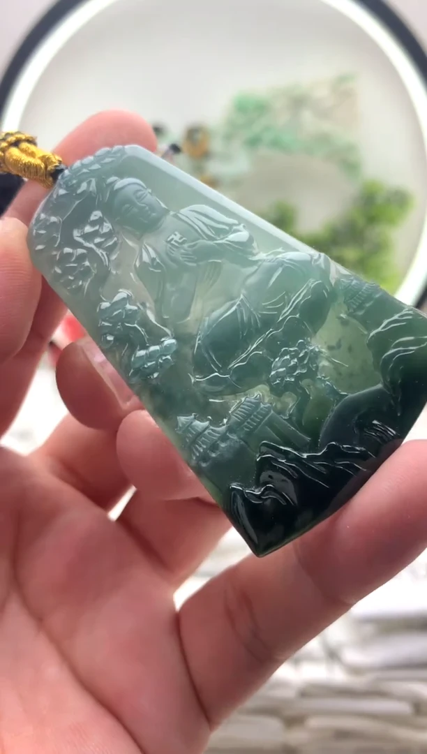 颈饰未镶嵌翡翠大日如来