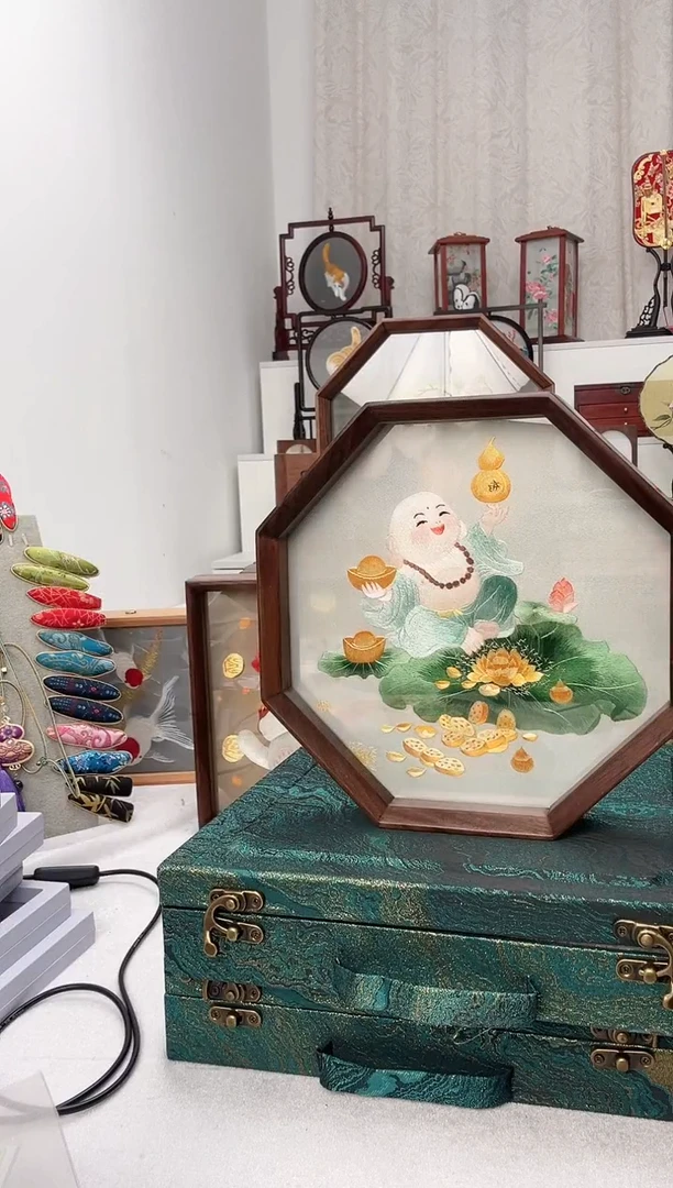 扇子苏绣作品手工摆台
