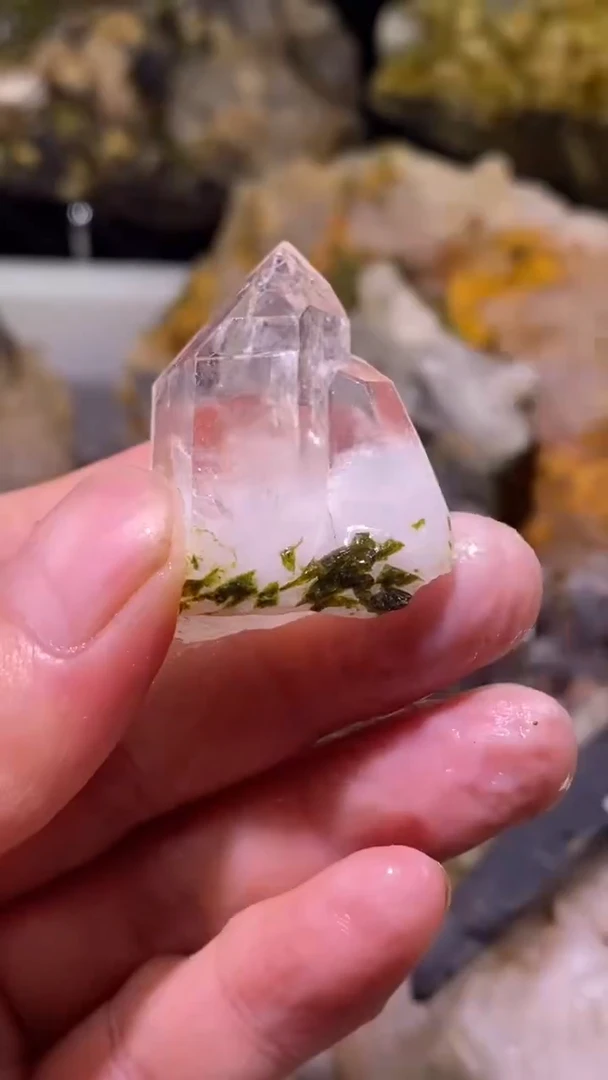 未镶嵌珠宝半成品水晶84号四川超七花园水晶
