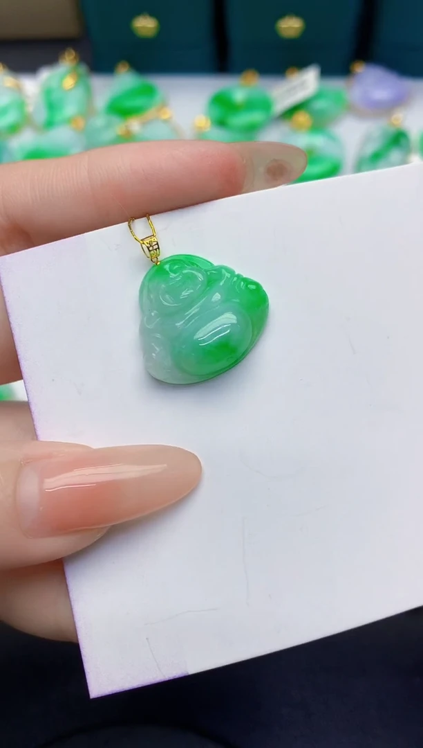 颈饰18K金镶嵌翡翠缅甸天然翡翠A货