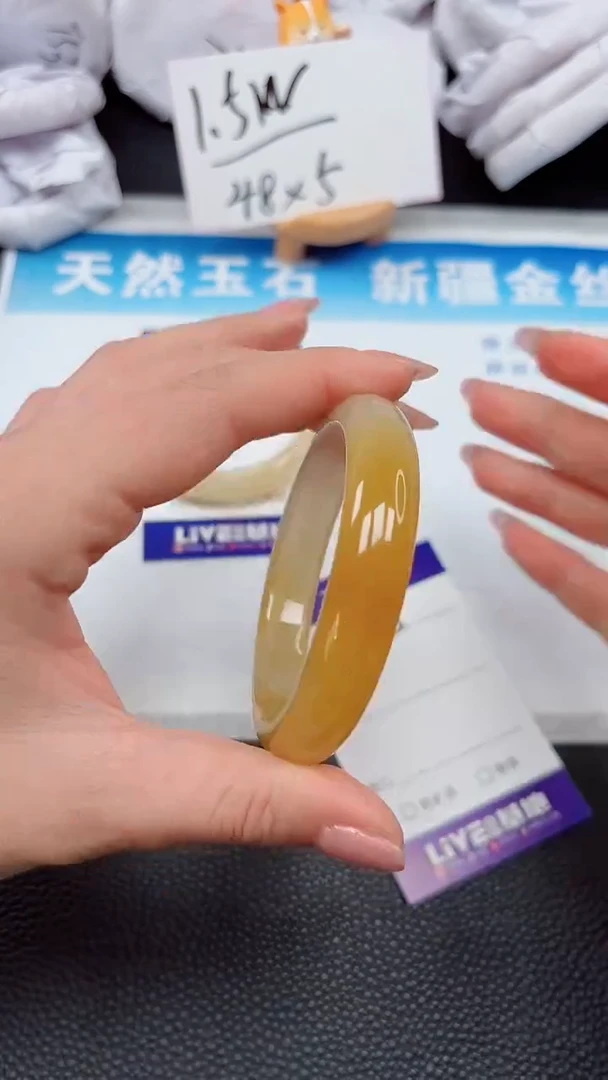 【闪购商品】石英质玉手镯未镶嵌268
