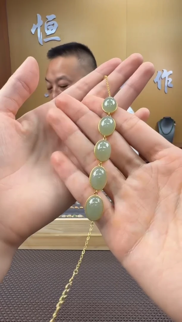 和田玉未镶嵌颈饰手链